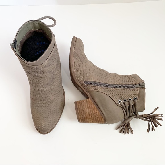 Roxy Devon Ankle Bootie, Taupe, Size 6.5 - Picture 3 of 8